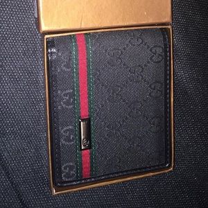 Men’s Gucci wallet